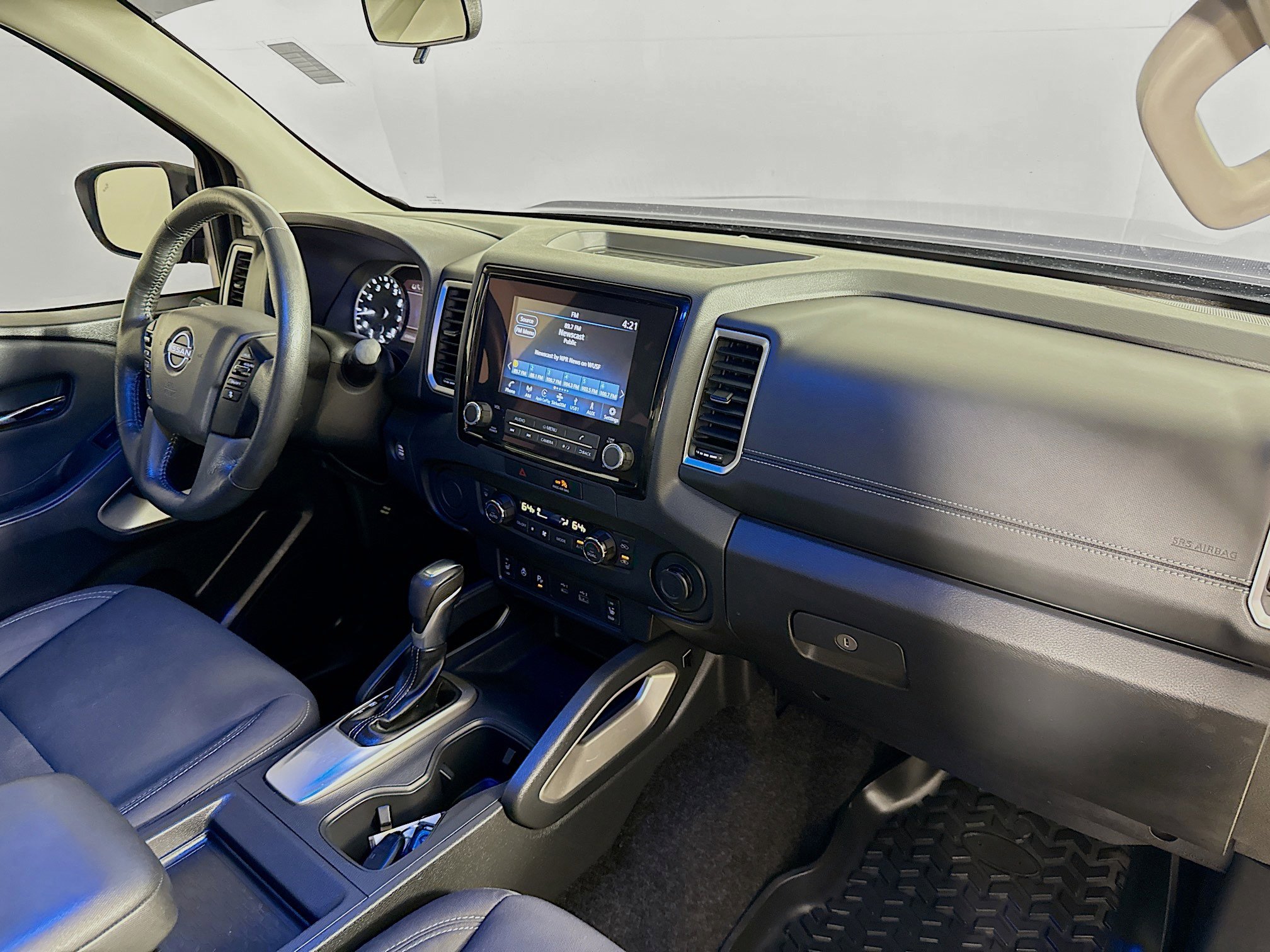 Used 2022 Nissan Frontier SV image 34