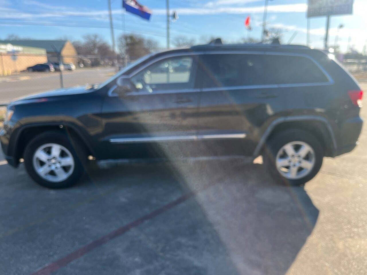 Used 2011 Jeep Grand Cherokee Laredo w/ Security & Convenience Group