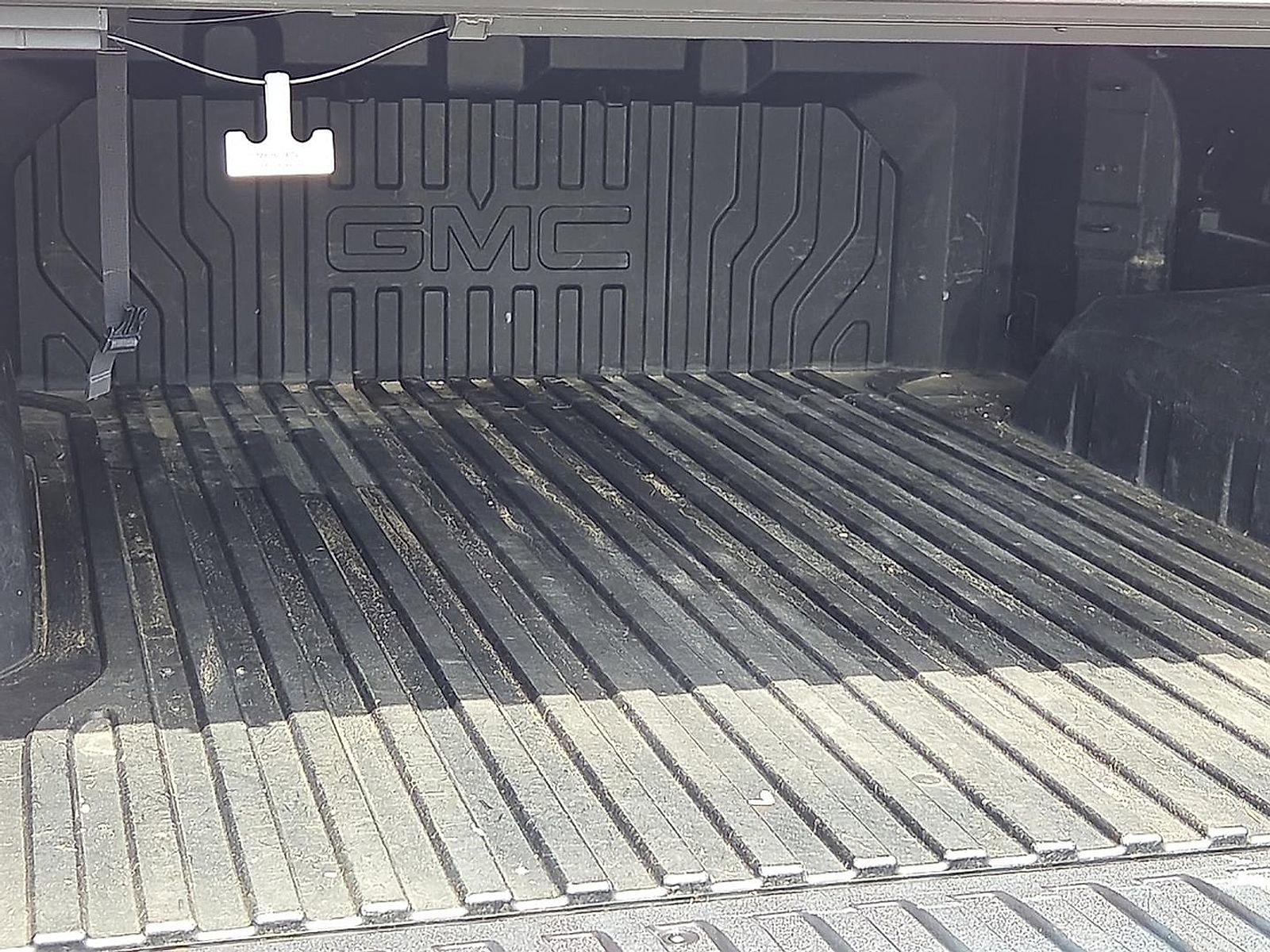 Used 2024 GMC Sierra 1500 AT4 w/ Technology Package image 8