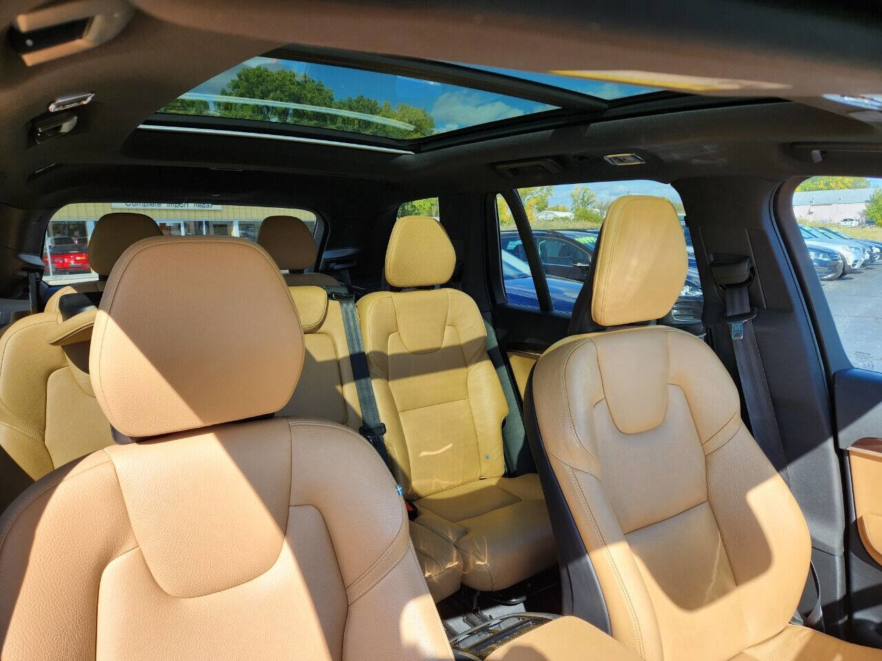 Used 2019 Volvo XC90 T6 Momentum w/ Advanced Package image 14