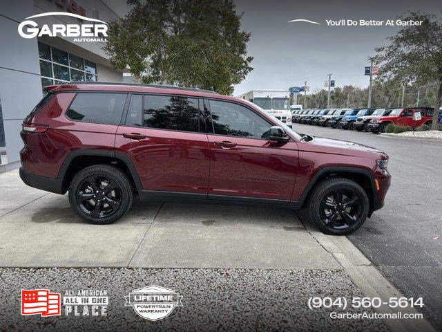 New 2025 Jeep Grand Cherokee L Laredo image 1