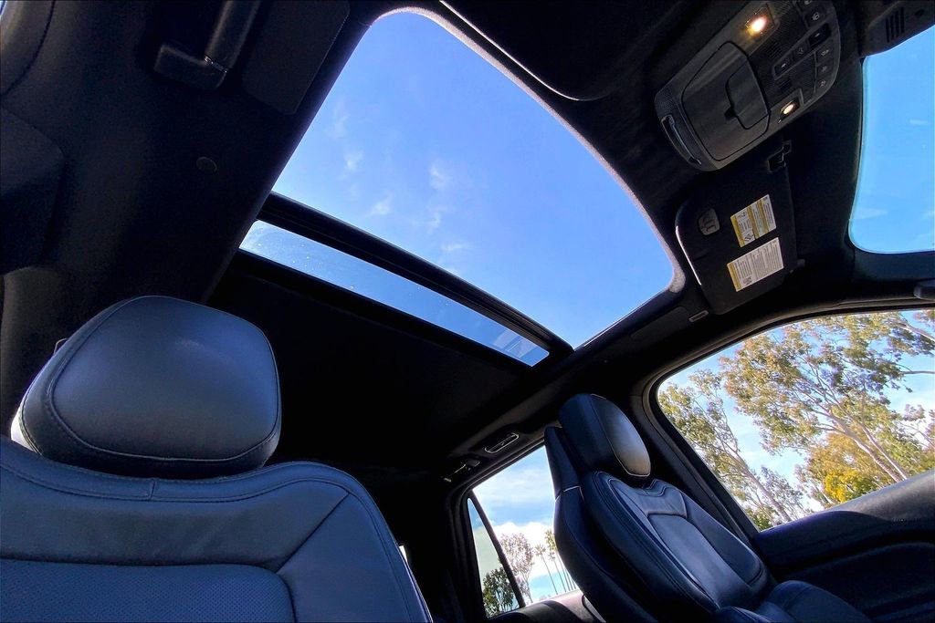 Used 2023 Lincoln Navigator Reserve image 13