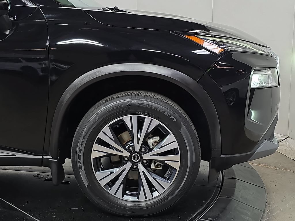 Used 2021 Nissan Rogue SV FWD image 11
