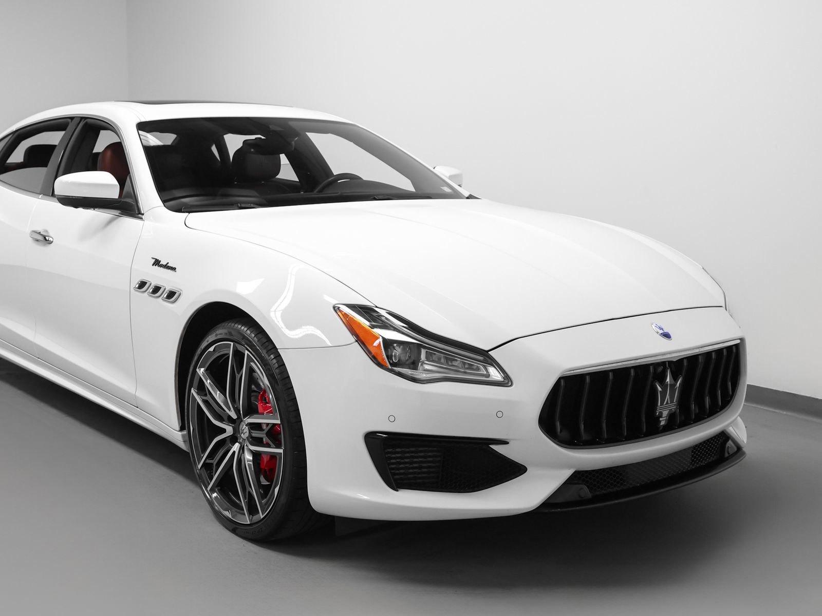 Used 2023 Maserati Quattroporte Modena RWD image 8