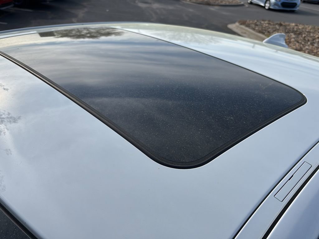 Used 2017 BMW 320i Sedan w/ Driver Assistance Package image 14