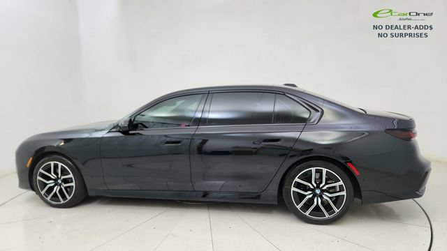 Used 2023 BMW 740i w/ Parking Assistance Package RWD image 4