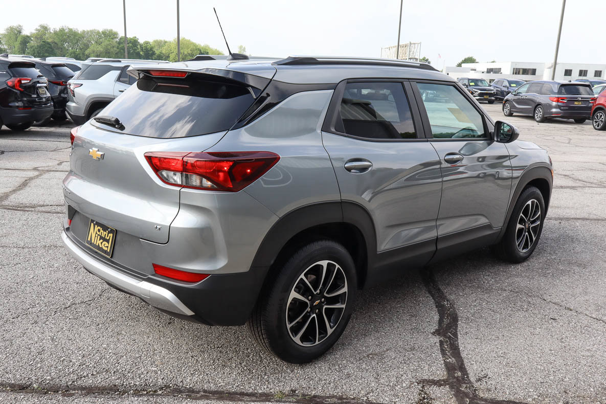 Used 2025 Chevrolet TrailBlazer LT FWD image 4
