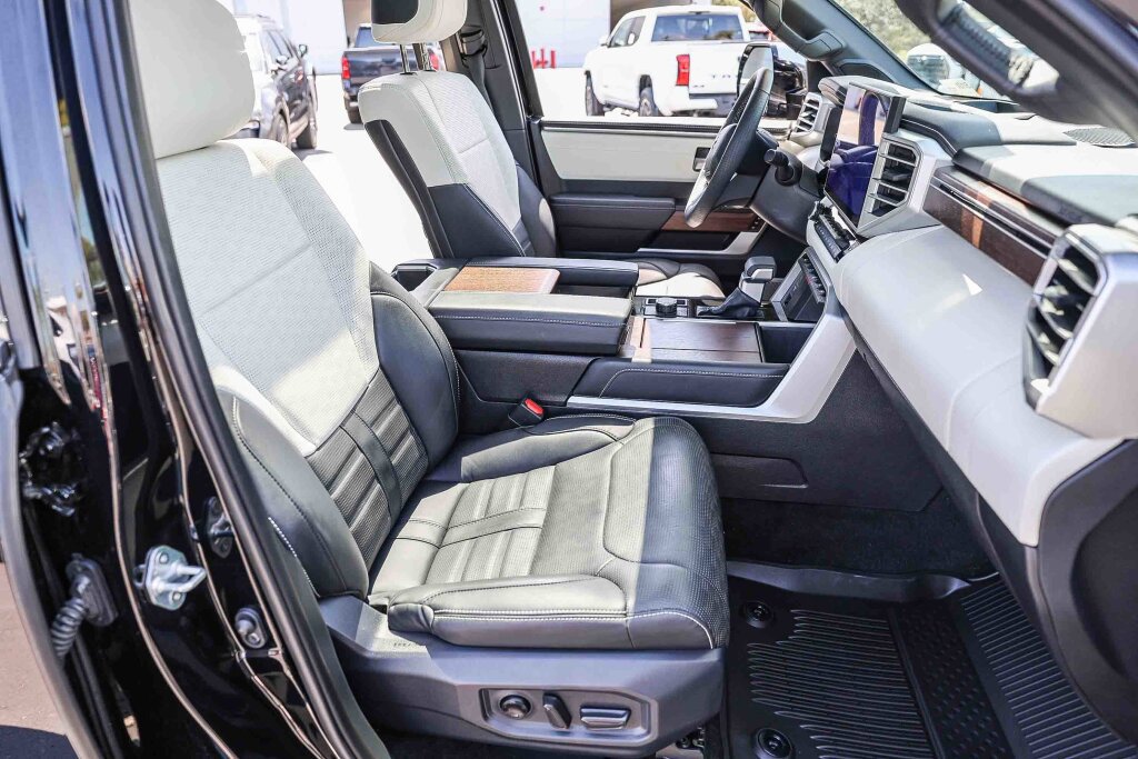 Certified 2025 Toyota Sequoia Capstone AWD/4WD image 9