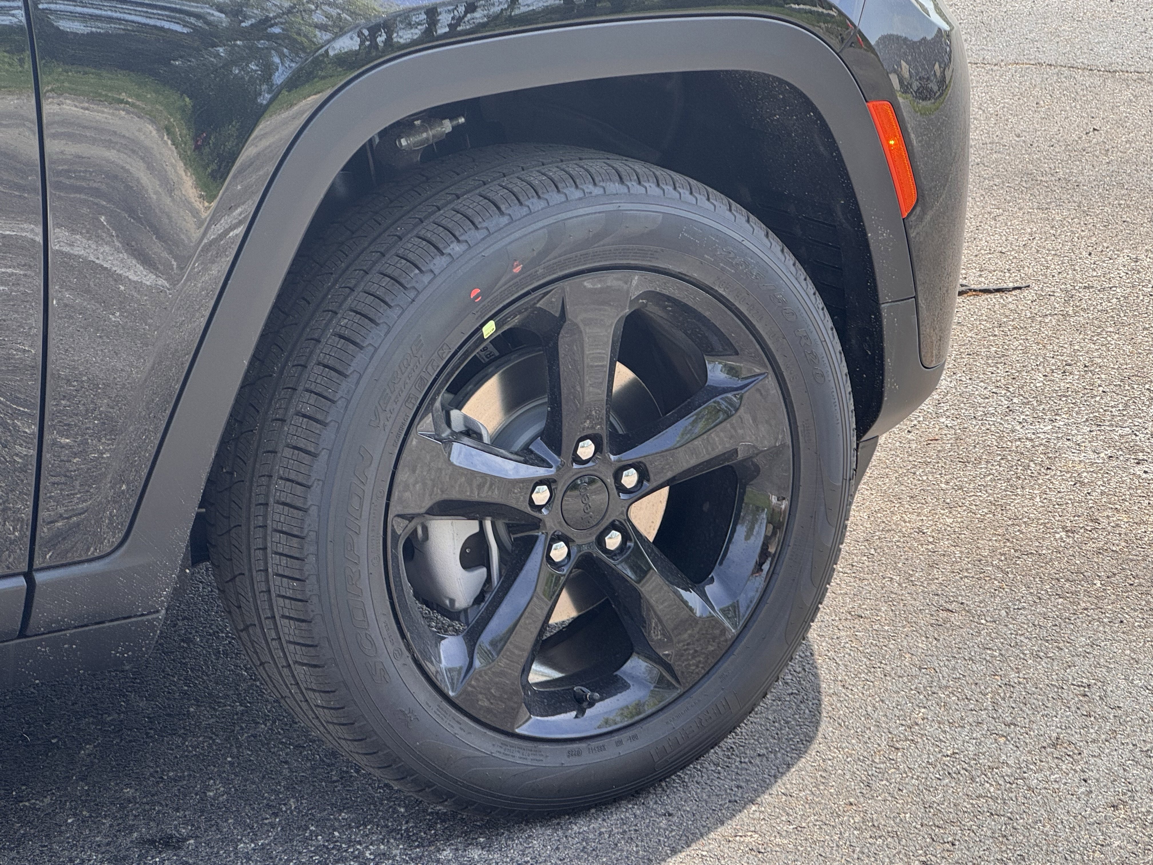 New 2026 Jeep Grand Cherokee Limited AWD/4WD image 8