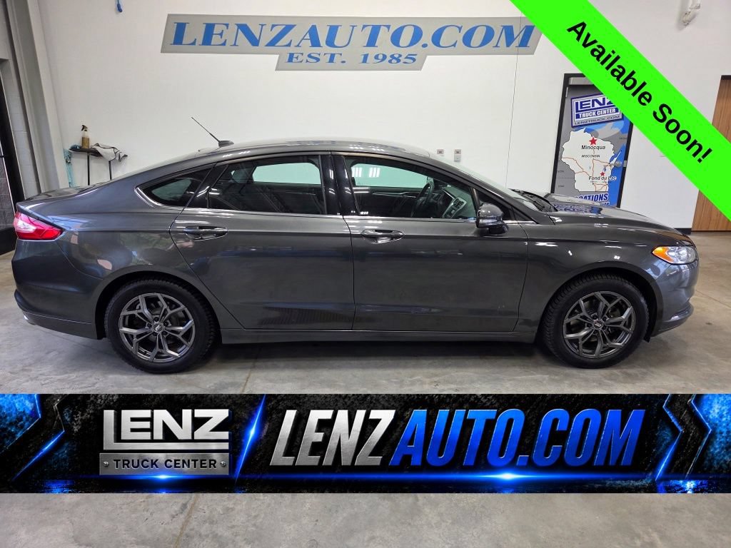 Used 2015 Ford Fusion SE FWD video 1
