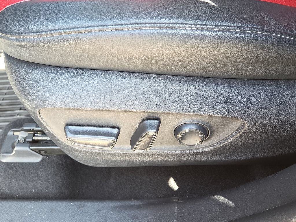 Used 2022 Toyota Highlander XSE FWD image 19