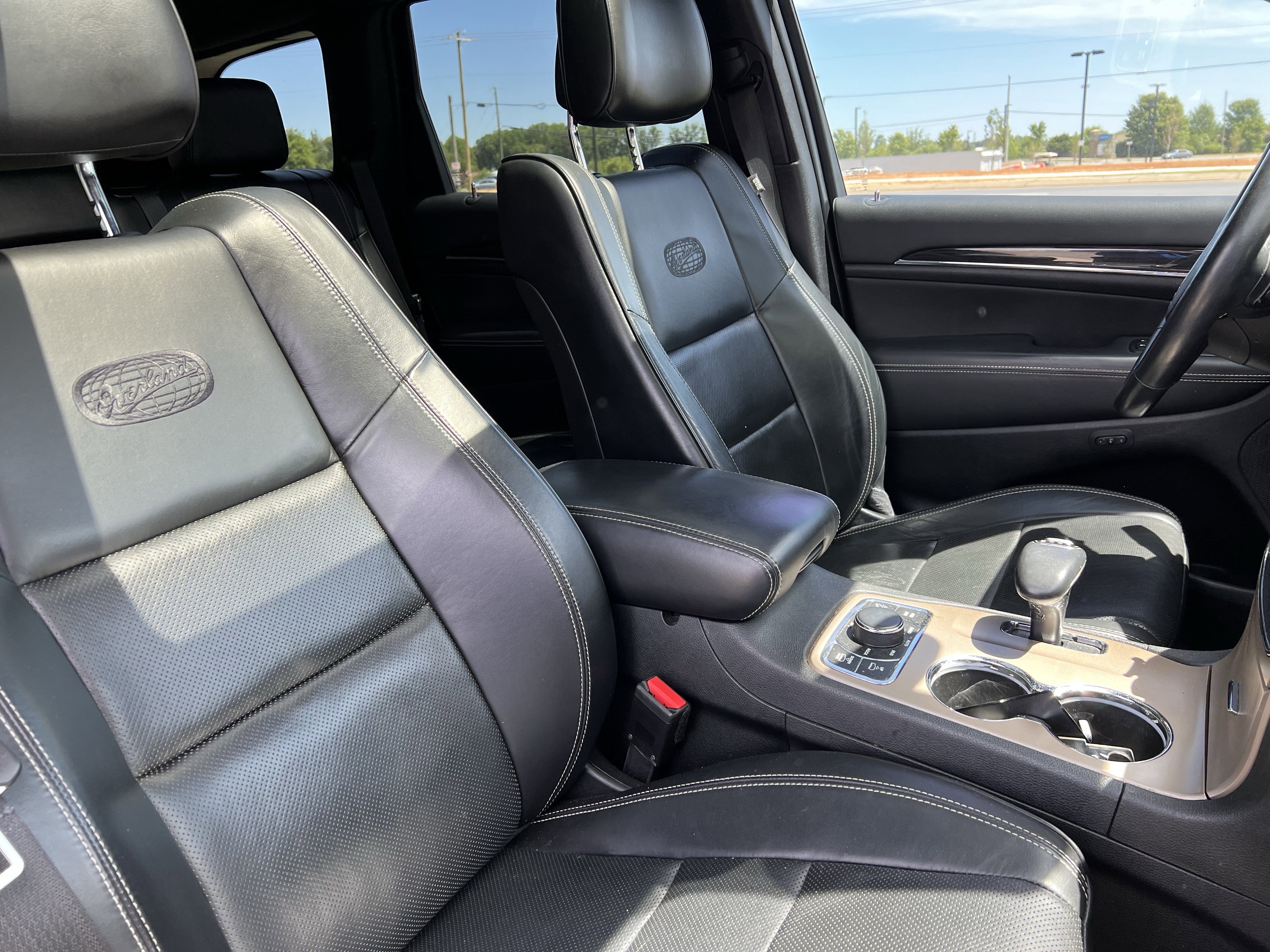 Used 2014 Jeep Grand Cherokee Overland w/ Advanced Technology Group AWD/4WD image 35