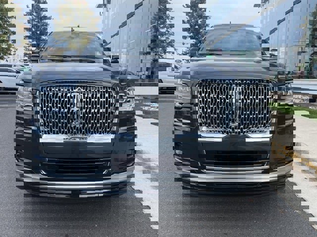 Used 2022 Lincoln Navigator L Reserve image 2