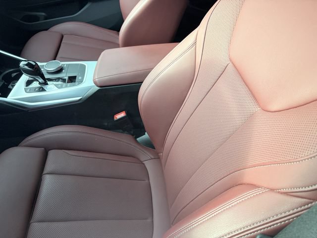 Used 2022 BMW 330i Sedan w/ M Sport Package RWD image 5