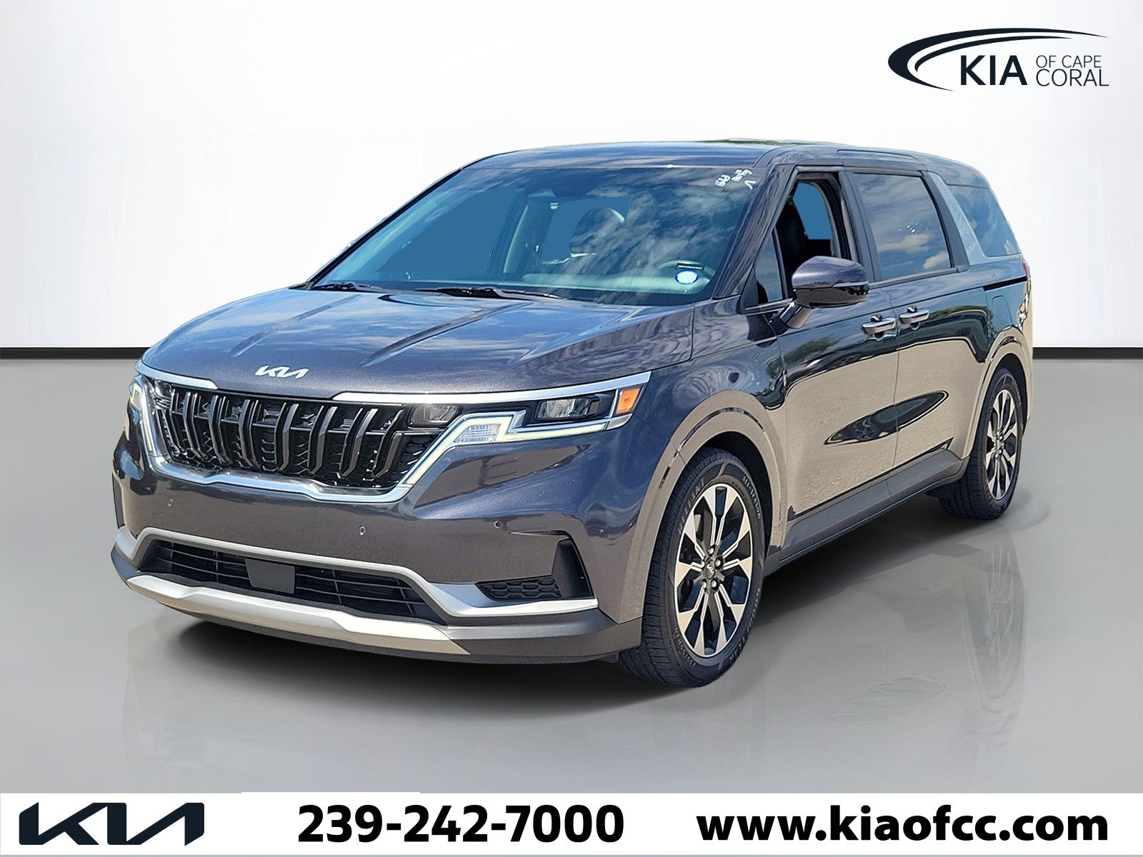 Certified 2023 Kia Carnival EX FWD image 3