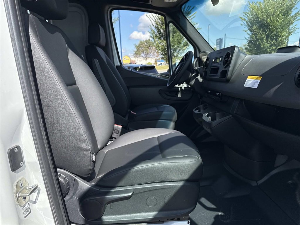 New 2025 Mercedes-Benz Sprinter 2500 image 11