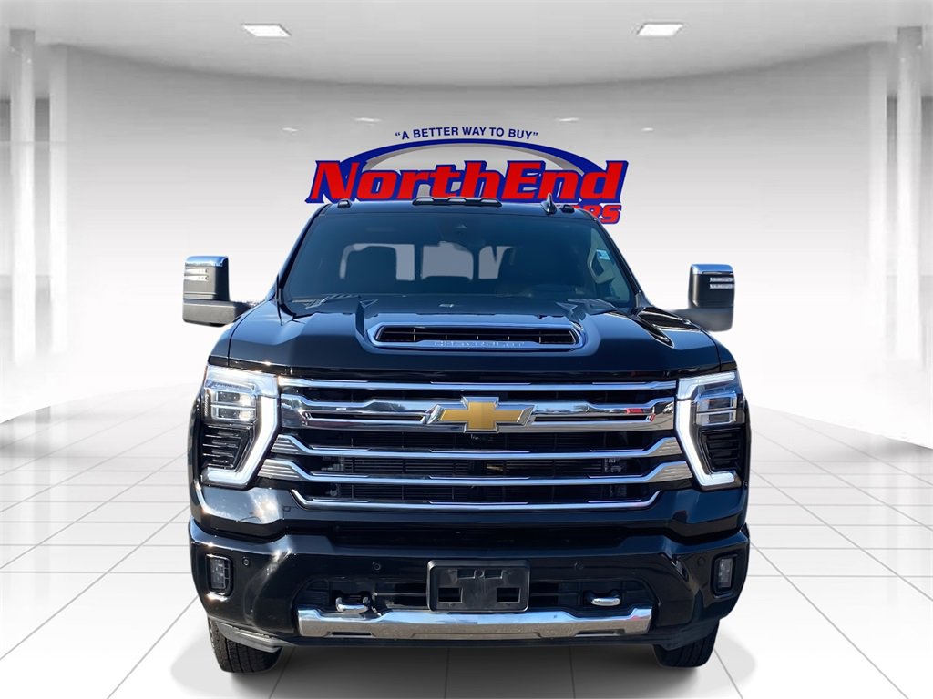 Used 2024 Chevrolet Silverado 3500 High Country w/ High Country Premium Package image 2