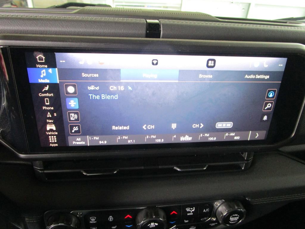 Used 2024 Jeep Wrangler Unlimited Rubicon image 37