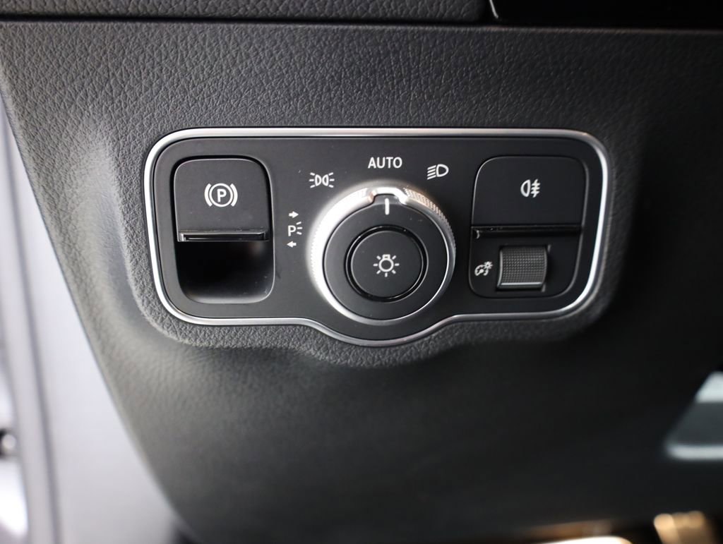 Used 2025 Mercedes-Benz GLA 35 AMG 4MATIC image 12