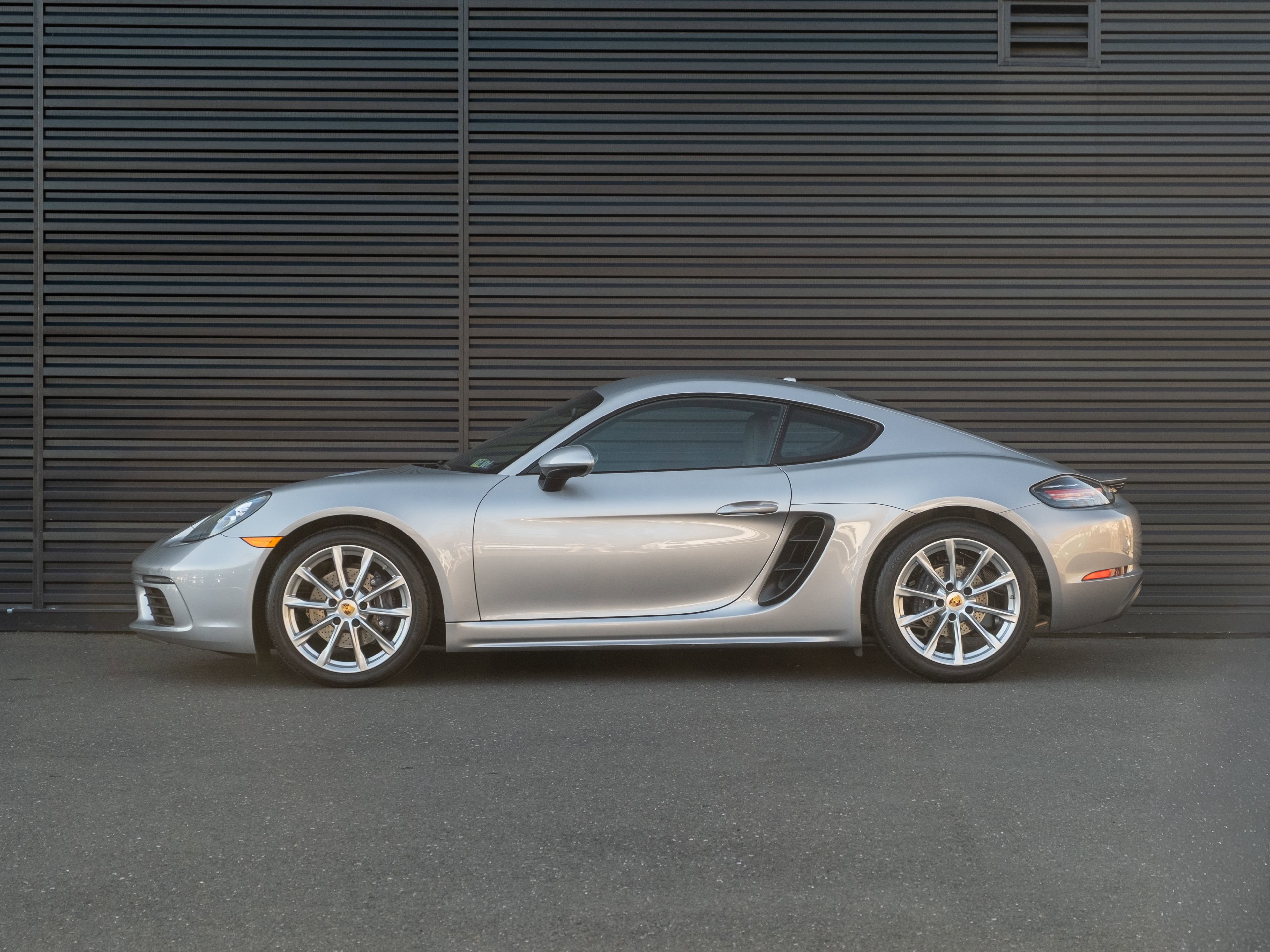 Certified 2018 Porsche 718 Cayman image 2