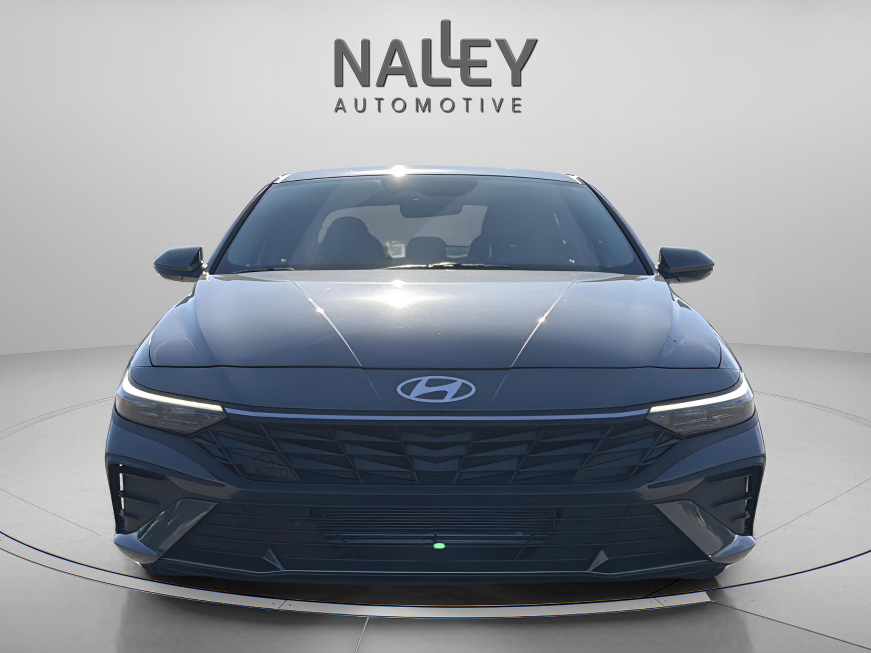 Used 2025 Hyundai Elantra SE image 8