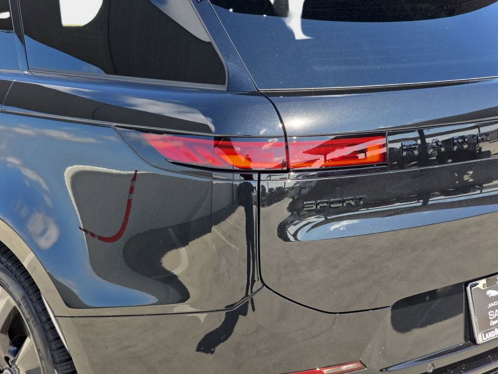 New 2025 Land Rover Range Rover Sport Dynamic SE AWD/4WD image 12
