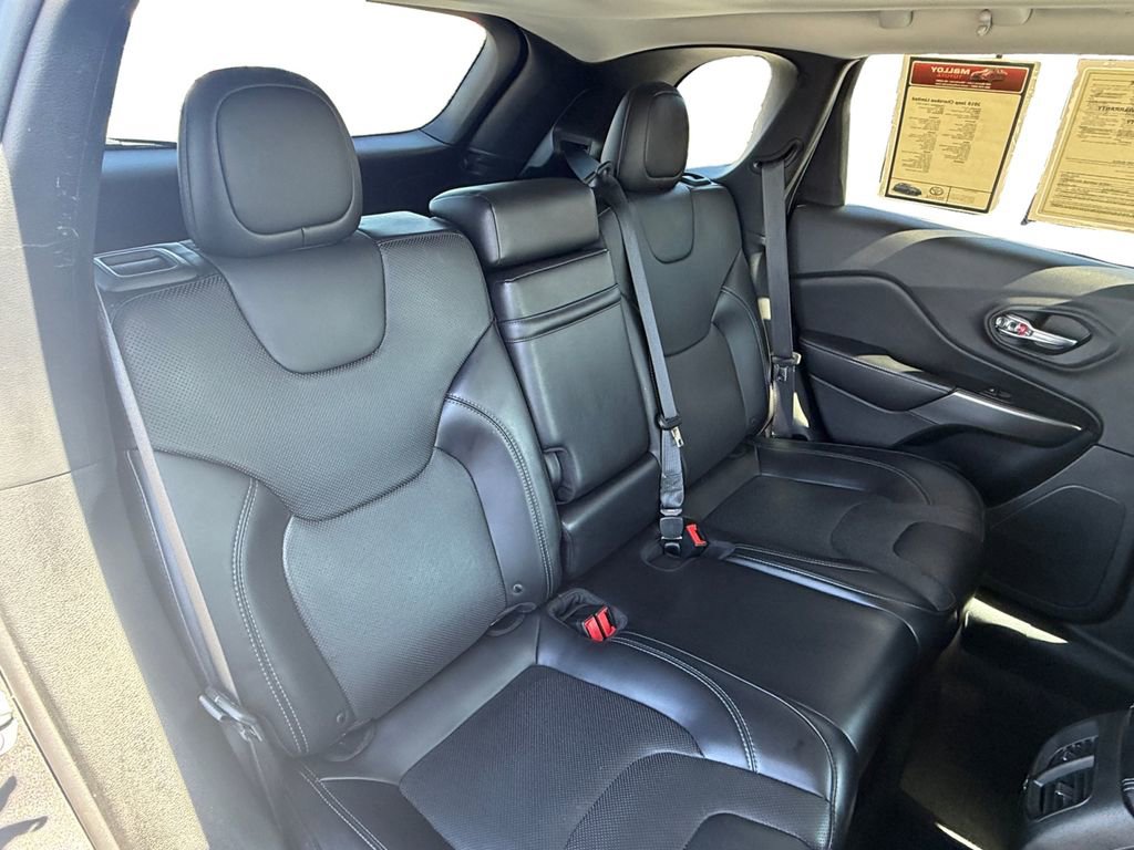 Used 2019 Jeep Cherokee Limited image 18