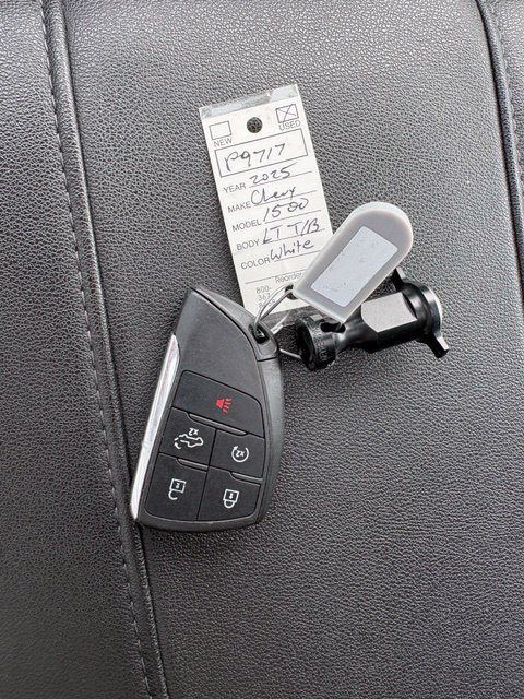 Used 2025 Chevrolet Silverado 1500 LT Trail Boss w/ Convenience Package II AWD/4WD image 6