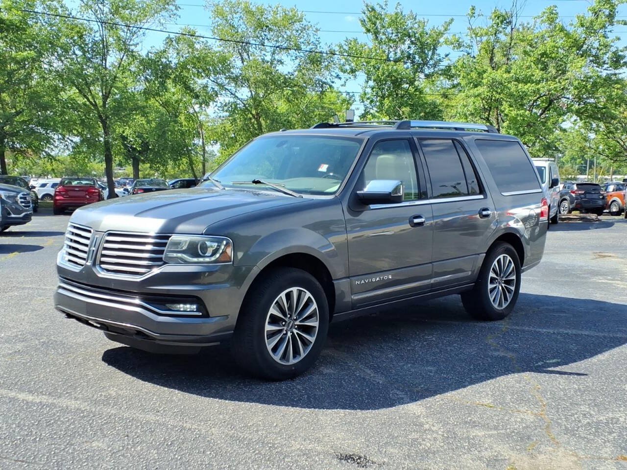 Used 2015 Lincoln Navigator 4WD image 9