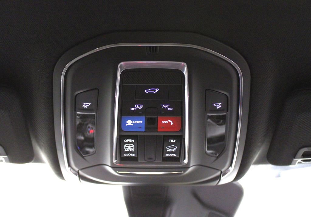 New 2025 Jeep Grand Cherokee Laredo image 24