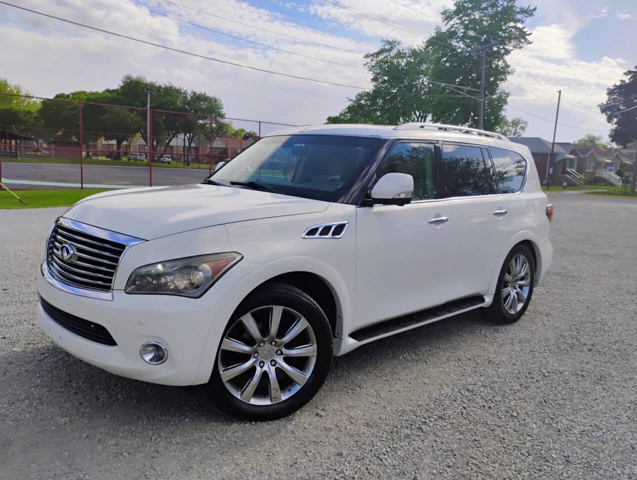 Used 2013 INFINITI QX56 4WD w/ Theater Pkg image 1