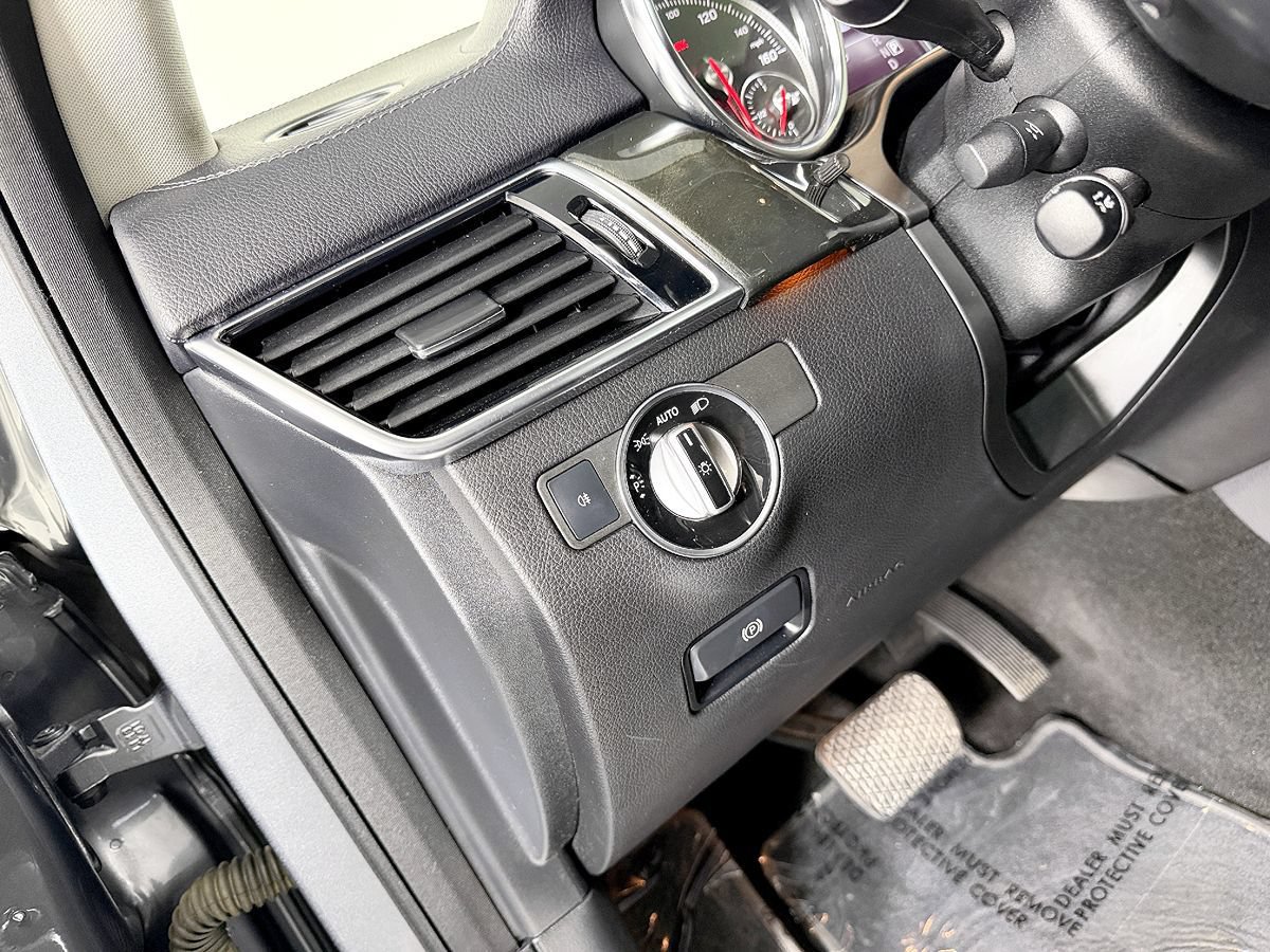 Used 2018 Mercedes-Benz GLS 550 4MATIC image 36