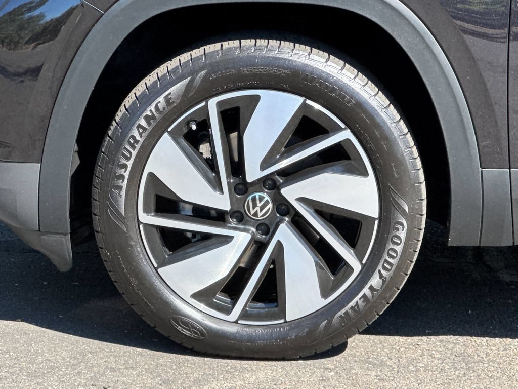 Used 2024 Volkswagen Atlas SE AWD/4WD image 36