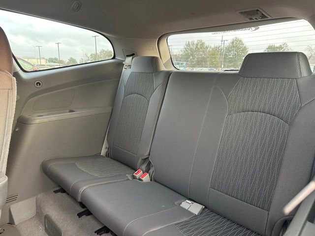 Used 2016 Chevrolet Traverse LT w/ Style and Technology Package image 12