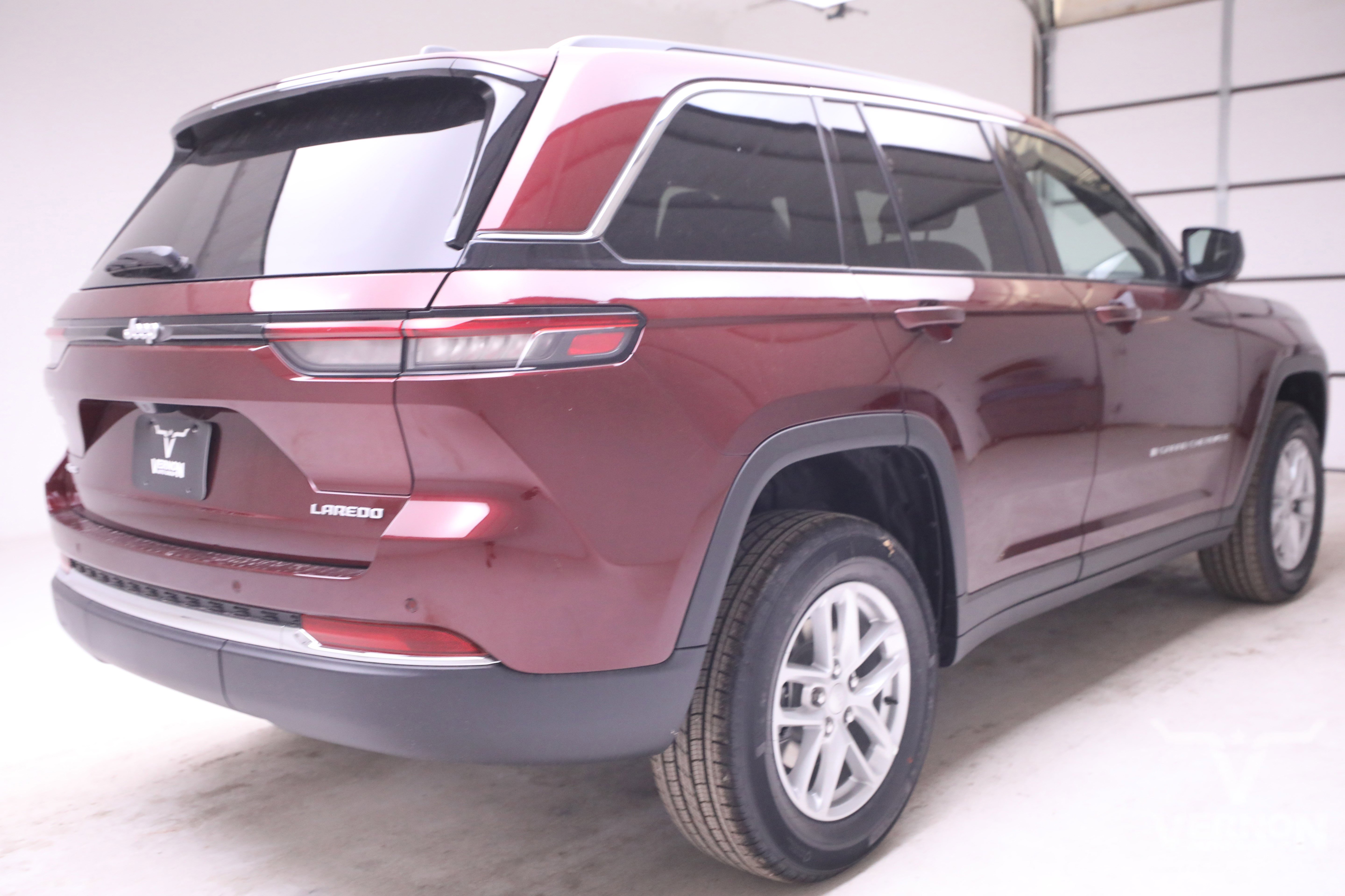 New 2025 Jeep Grand Cherokee Laredo X image 5