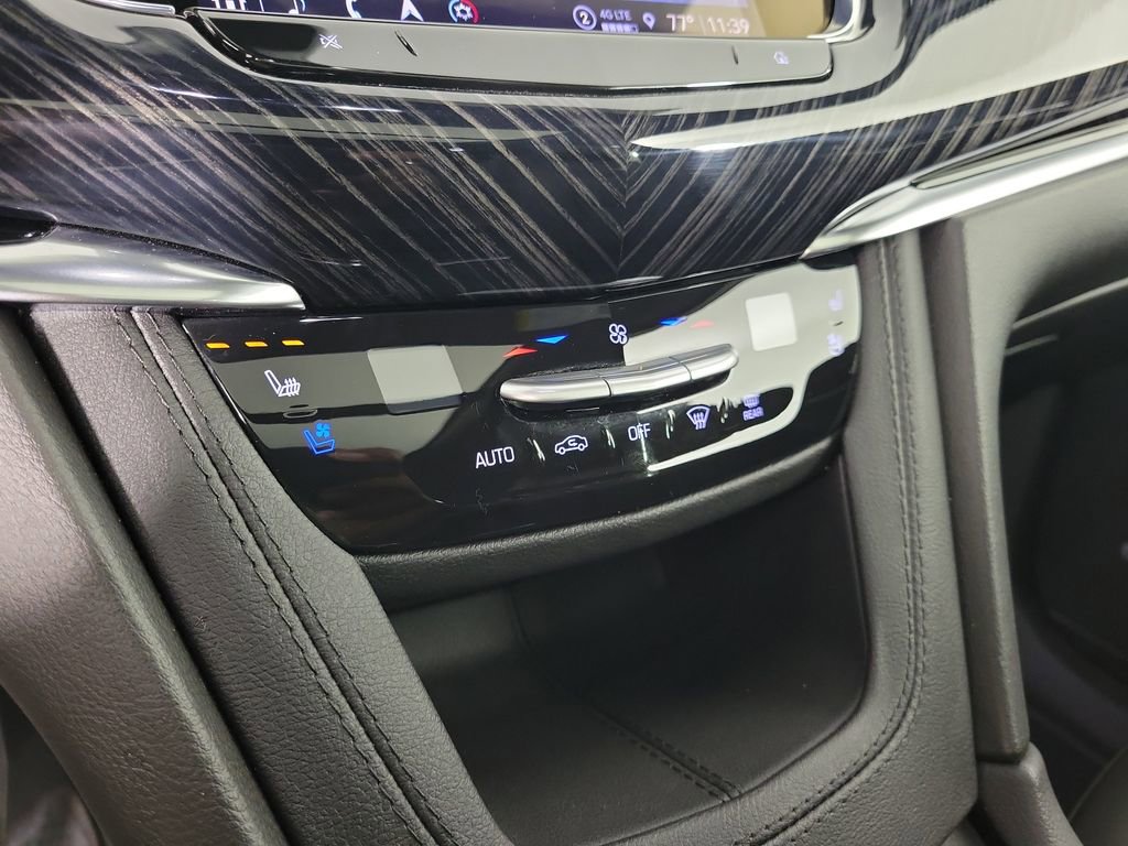 Used 2025 Cadillac XT6 Premium Luxury w/ Technology Package image 29