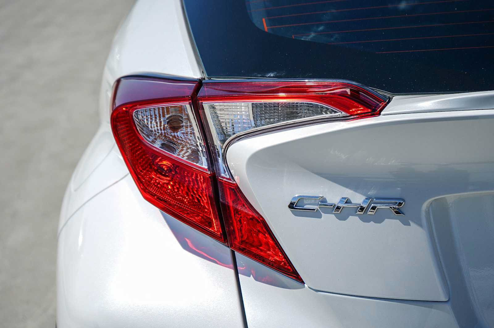 Used 2022 Toyota C-HR Limited FWD image 9