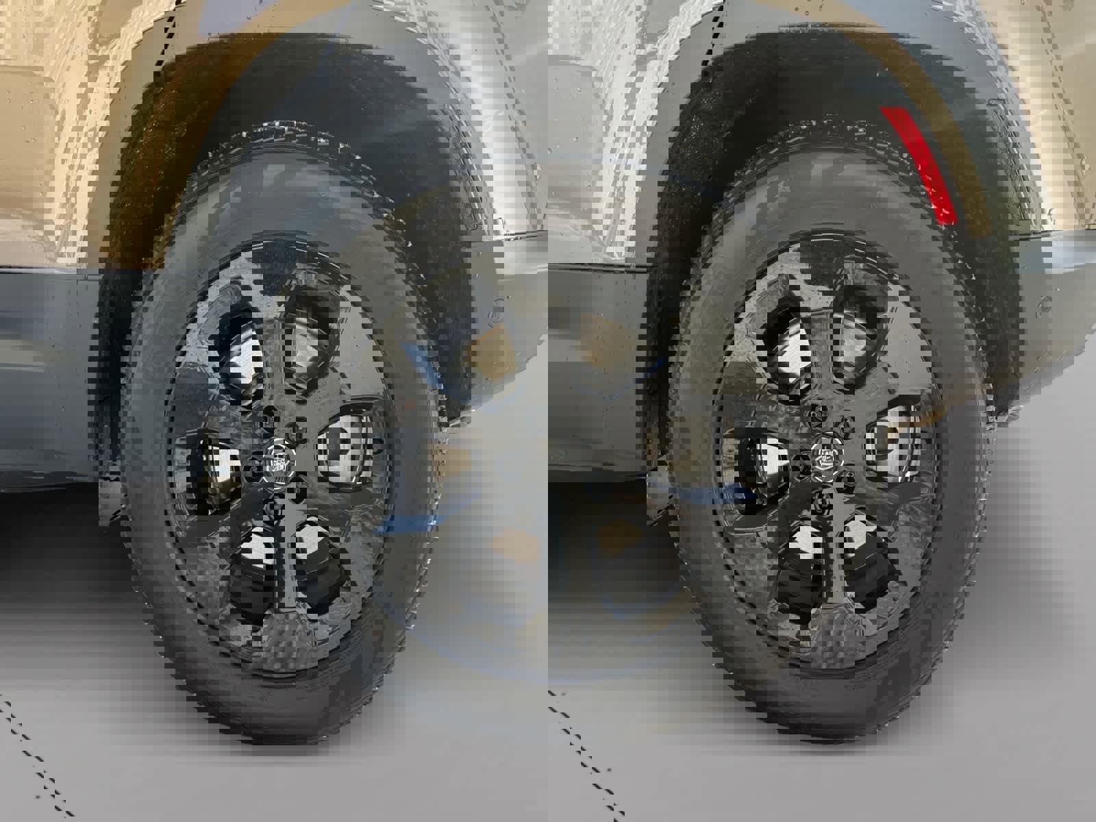 Used 2025 Land Rover Defender 110 S image 19