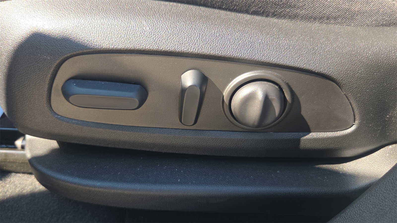 Used 2023 Chevrolet Equinox LT w/ Driver Convenience Package image 31