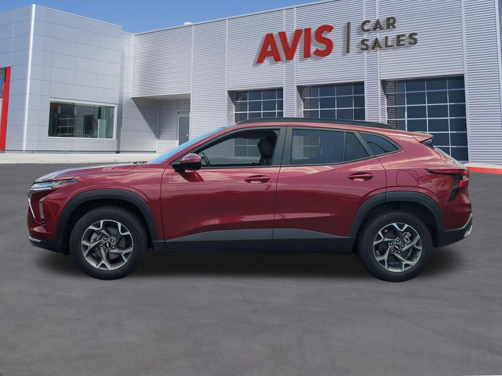 Used 2025 Chevrolet Trax LT w/ LT Convenience Package FWD image 11