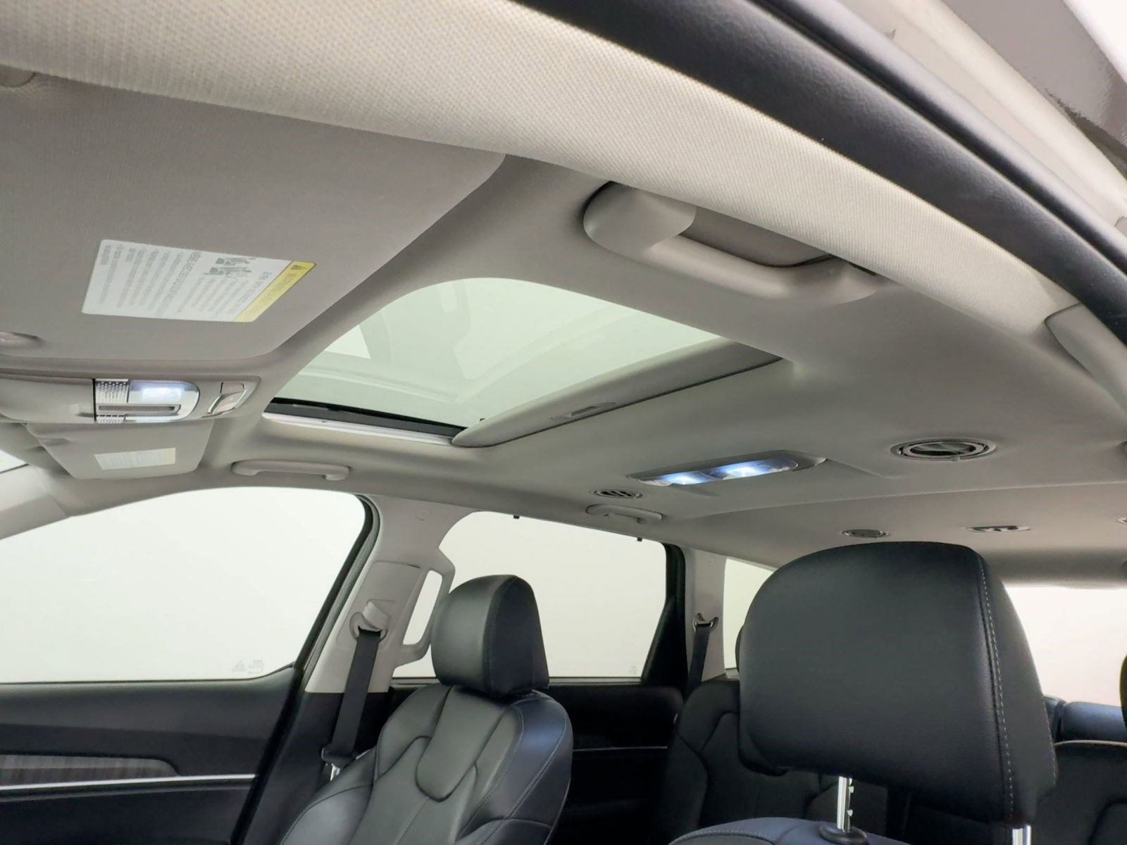 Used 2024 Kia Telluride EX w/ EX Captain's Chair Package image 13