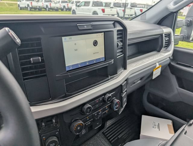 New 2026 Ford F350 XL w/ XL Chrome Package AWD/4WD image 21
