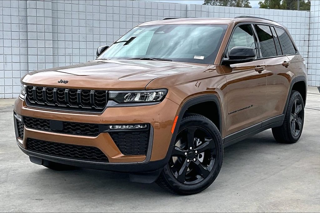 New 2026 Jeep Grand Cherokee Limited w/ Limited Altitude Package AWD/4WD image 2