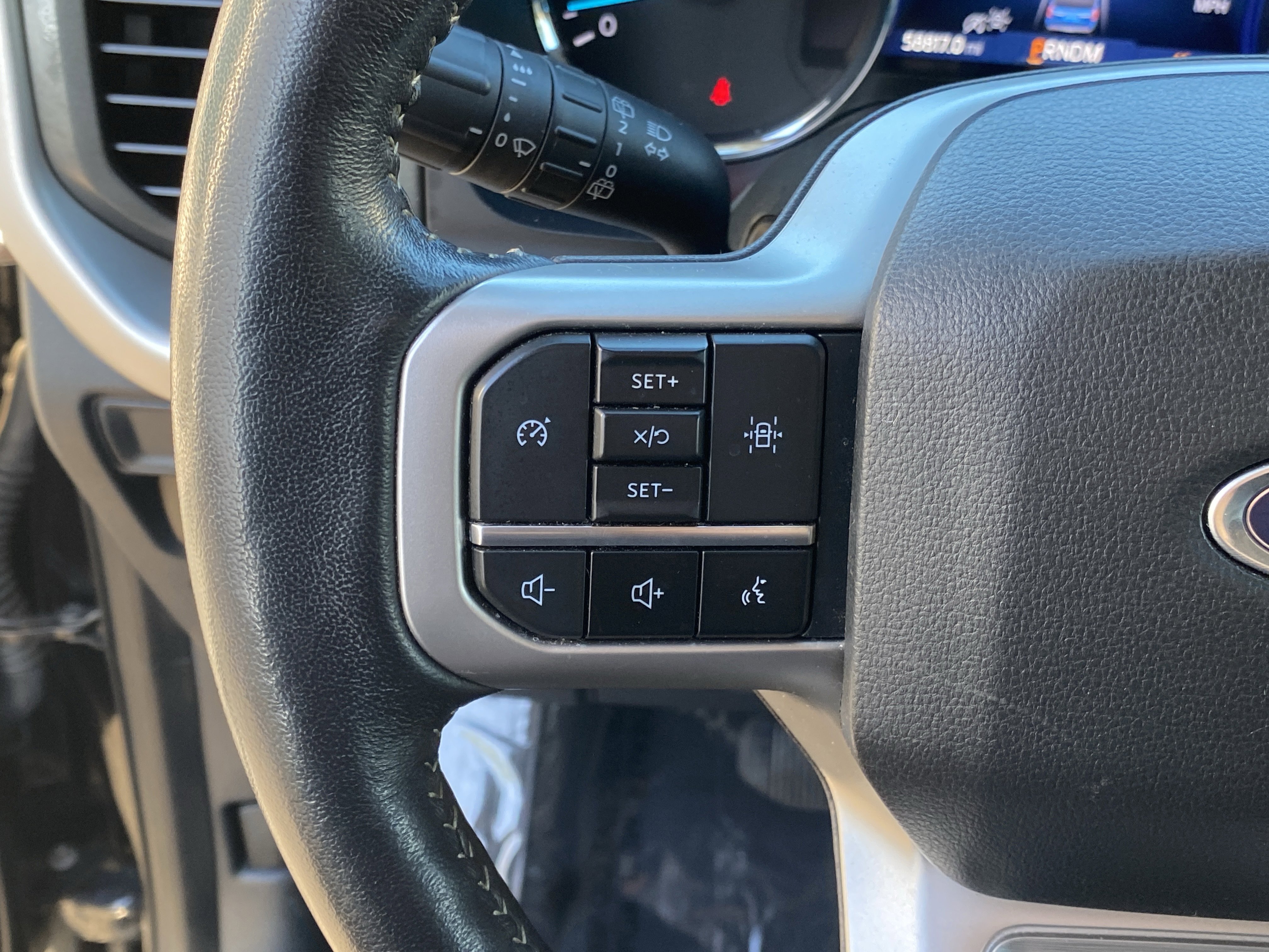 Used 2024 Ford Expedition XLT image 27