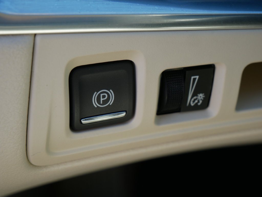 Used 2019 Cadillac XT5 Luxury AWD/4WD image 18