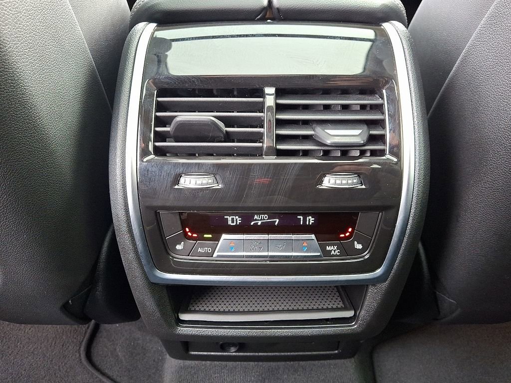 Used 2025 BMW X7 xDrive40i AWD/4WD image 11