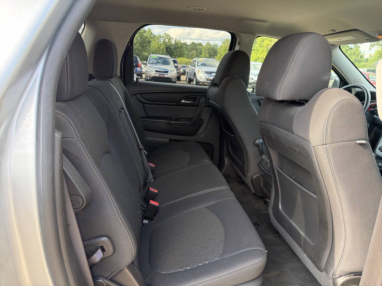 Used 2014 GMC Acadia SLE FWD image 17