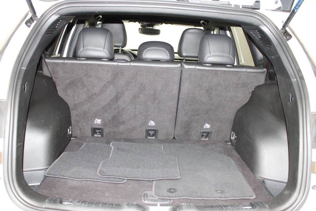 Used 2024 Jeep Compass Latitude image 13