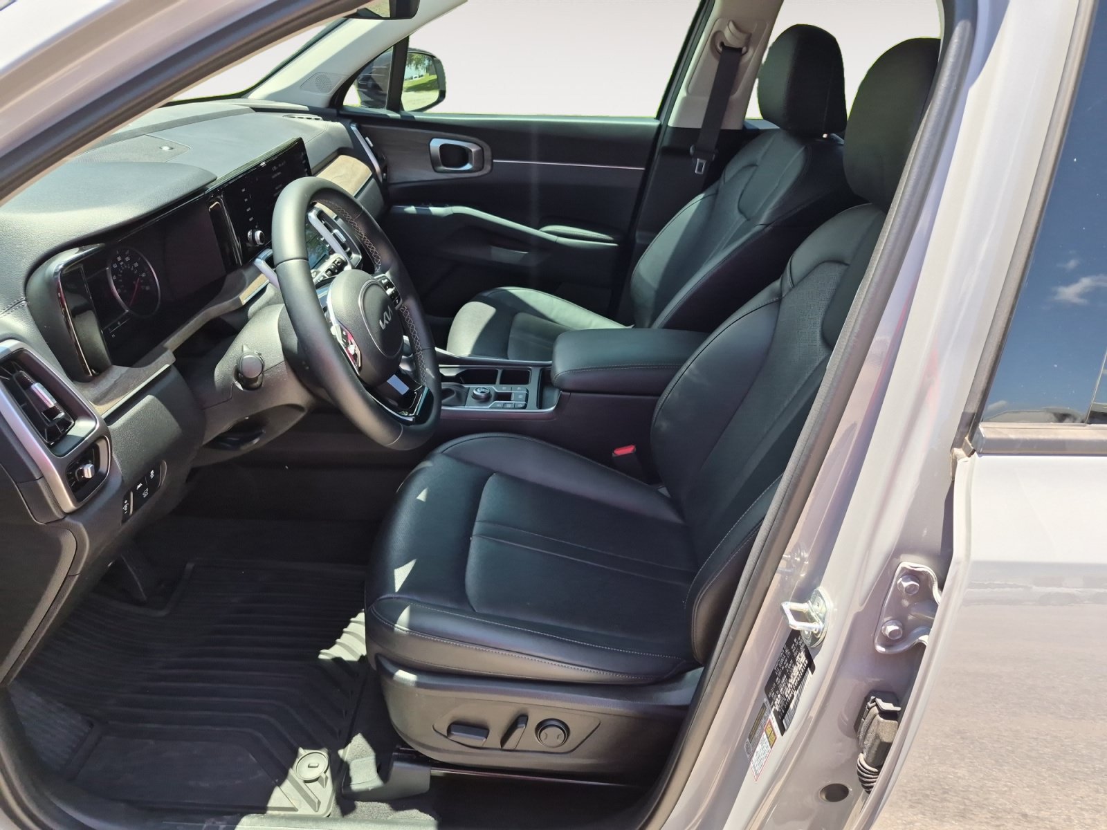 Used 2023 Kia Sorento EX w/ Panoramic Sunroof Package FWD image 23