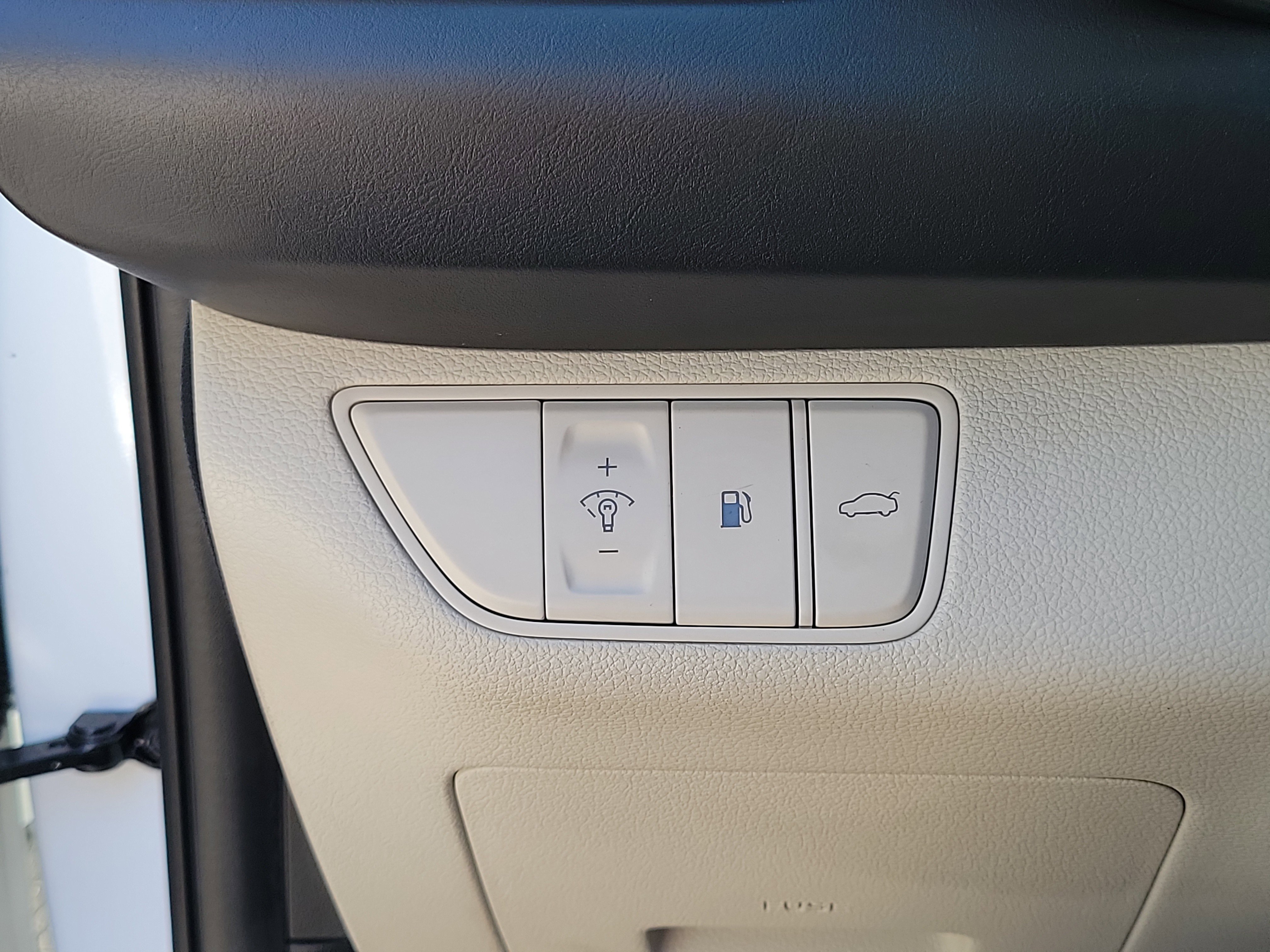 Certified 2023 Genesis G70 2.0T image 14